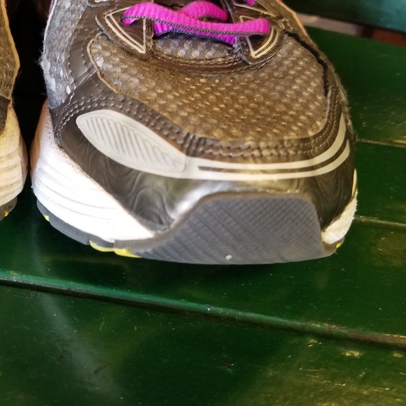 Asics shoes - Picture 4 of 5